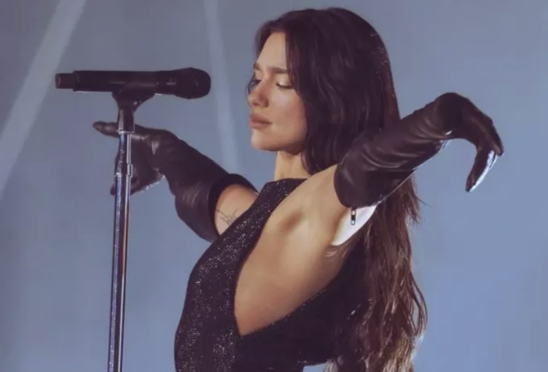 EUFORIA TOTAL POR LA PRIMERA PRESENTACIÒN EN MÈXICO DE LA CANTANTE BRITÀNICA DUA LIPA