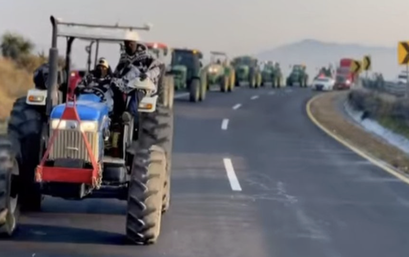 AGRICULTORES INICIAN `LA GRAN CARAVANA` DE TRACTORES CONTRA LEY DE AGUAS NACIONALES