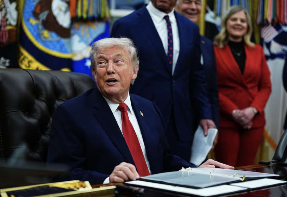 TRUMP CALIFICA A CUBA DE AMENAZA “EXTRAORDINARIA” Y ADVIERTE MAYOR PRESIÒN ECONÒMICA