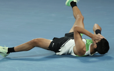 EL TENISTA CARLOS ALCARAZ GANA A DJOKOVIC Y CONQUISTA SU PRIMER ABIERTO DE AUSTRALIA