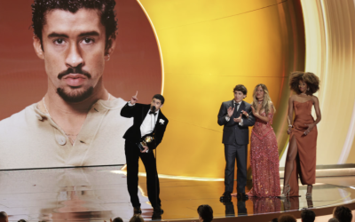¡FUERA ICE!, CLAMA BAD BUNNY EN LA TREGA DE LOS GRAMMY; COMUNIDAD LATINA REPUDIA POLÍTICA