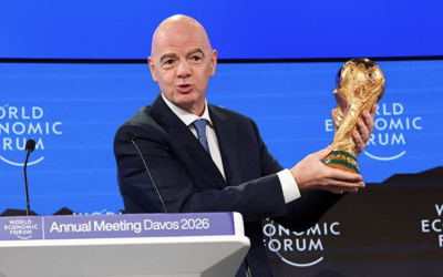 GIANNI INFANTINO NINGUNEA EL SUPER BOWL: «EL MUNDIAL FIFA 2026 SERÁ 104 VECES ESO».