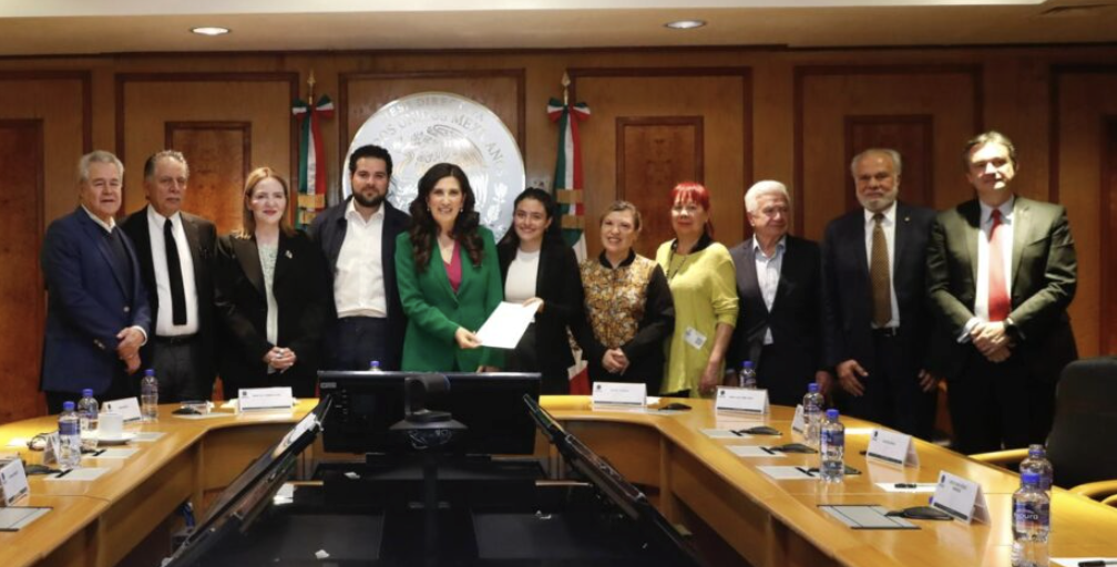 RECIBE KENIA LÓPEZ RABADÁN SOLICITUD DE PARLAMENTO ABIERTO PARA DISCUTIR REFORMA ELECTORAL
