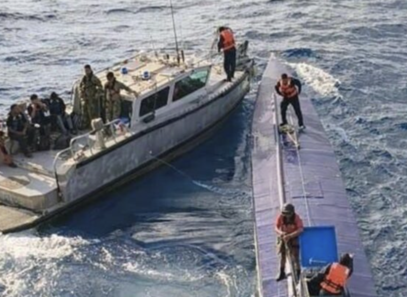 MARINA ASEGURA SEMISUMERGIBLE CON 4 TONELADAS DE COCAÍNA EN MANZANILLO, COLIMA