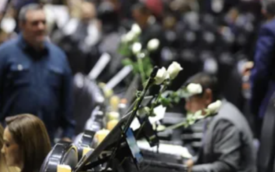 GUARDAN MINUTO DE SILENCIO EN MEMORIA DE LOS MIEMBROS DE LAS FUERZAS ARMADAS CAÍDOS EN JALISCO