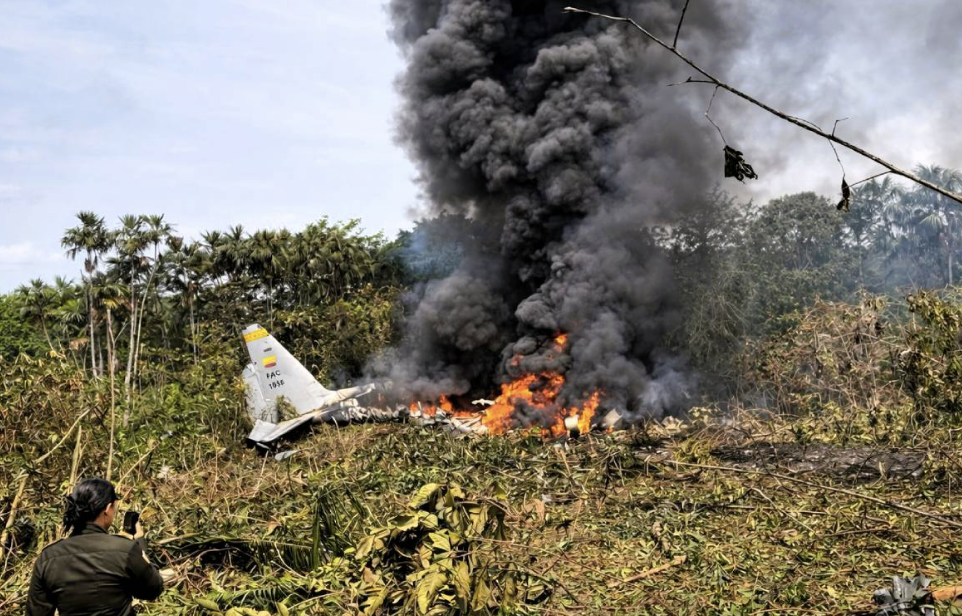 CONFIRMAN 8 MUERTOS Y AL MENOS 83 HERIDOS EN ACCIDENTE DE AVIÓN MILITAR DE COLOMBIA
