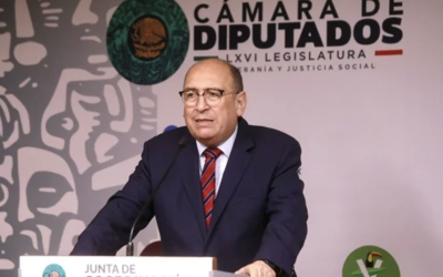 Impulsa reforma para fortalecer carrera pedagógica