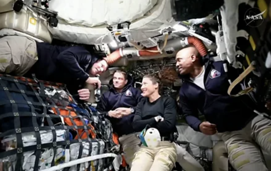 TRIPULACIÓN DE ARTEMIS II ROMPE RÉCORD, SON LOS QUE MÁS LEJOS HAN VIAJADO DESDE LA TIERRA