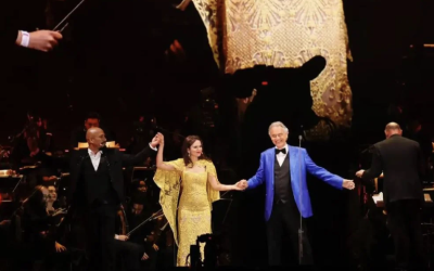 ANDREA BOCELLI CIMBRÓ LA PLANCHA DEL ZÓCALO CON EL CANTO OPERÍSTICO, LA CUMBIA Y EL POP