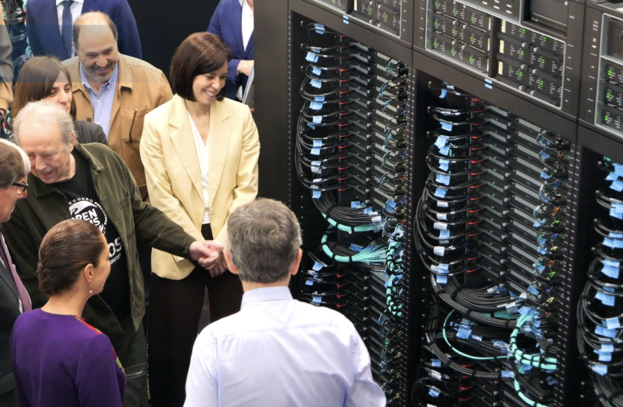 ANTES DE REGRESAR DE SU GIRA POR ESPAÑA, SHEINBAUM VISITA SUPERCOMPUTADORA DE BARCELONA