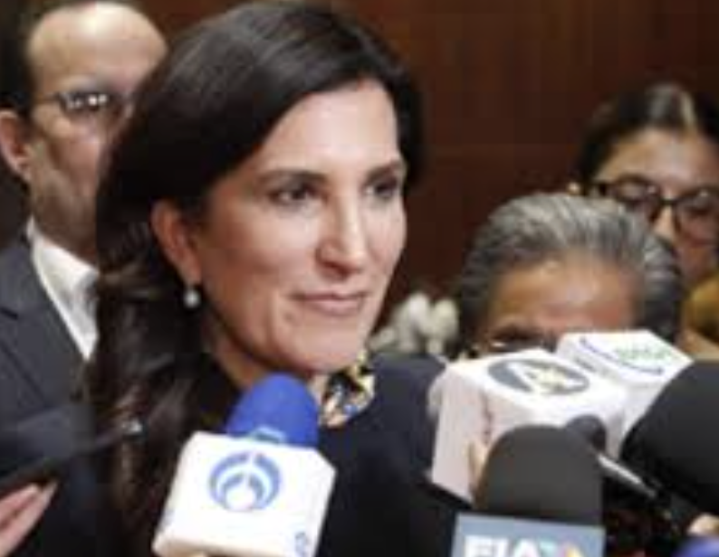CERTEZA JURÍDICA Y SEGURIDAD, PILARES QUE SOSTIENEN LA ACTIVIDAD ECONÓMICA: KENIA LÓPEZ RABADÁN