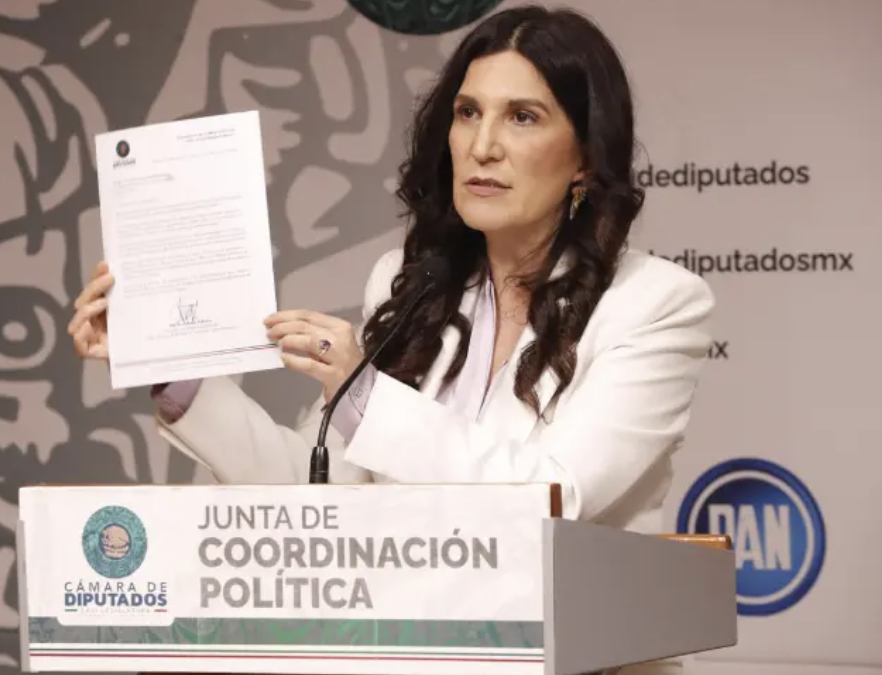 CÁMARA DE DIPUTADOS RECIBE SOLICITUD DE JUICIO POLÍTICO CONTRA MARU CAMPOS