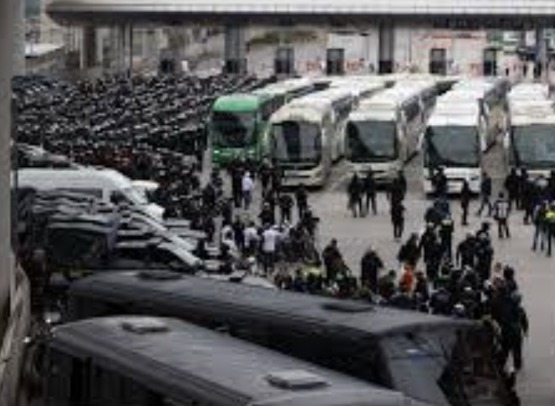 NORMALISTAS DE AYOTZINAPA ACUSAN QUE LA POLICÌA LES IMPIDIÒ INGRESAR A LA CDMX PARA MANIFESTARSE