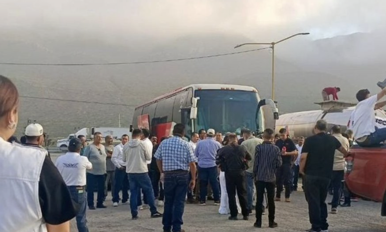 TRANSPORTISTAS DE NUEVO LEÓN DENUNCIAN EXTORSIONES DEL MUNICIPIO DE SALINAS VICTORIA