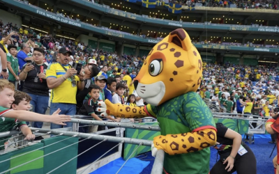 MILES DE AFICIONADOS COLAPSAN LOS ACCESOS AL ESTADIO MONTERREY PREVIO AL SUECIA VS TÚNEZ