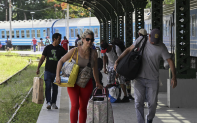 CRISIS DE COMBUSTIBLE OBLIGA A RESTRICCIONES DRÁSTICAS AL TRANSPORTE PÚBLICO EN CUBA