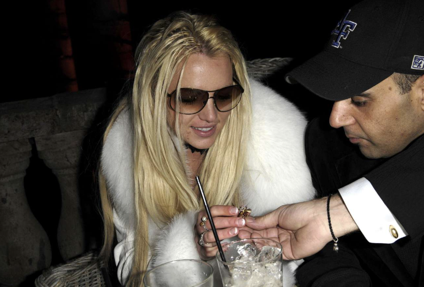 SAM LUTFI, MANAGER DE BRITNEY SPEARS, PIDE COMPASIÒN PARA LA PRINCESA DEL POP