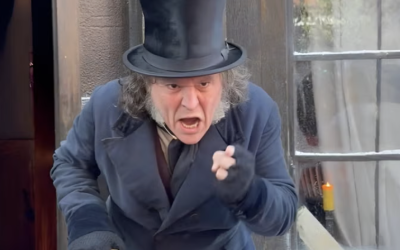 EL ACTOR ESTADOUNIDENSE JOHNNY DEPP SORPRENDE EN LA COMIC-CON COMO EBENEZER SCROOGE