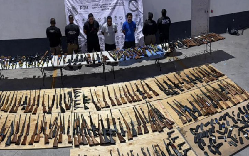 FUERZAS FEDERALES DECOMISAN EN NUEVO LEÓN 210 ARMAS DE ALTO PODER PROCEDENTES DE TEXAS, EUA