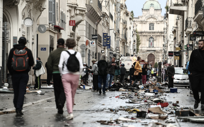 NUEVAS PROTESTAS Y DISTURBIOS EN PARÍS Y LA POLICÍA LANZA GASES Y GRANADAS; DETIENE A DOS MIL RIJOSOS