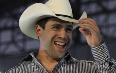 EL POPULAR CANTANTE TEXANO BOBBY PULIDO SE PERFILA PARA LLEGAR AL CONGRESO DE EU